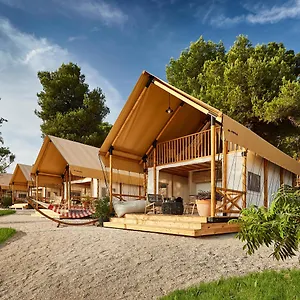 Village de vacances Arena One 99 Glamping Pomer